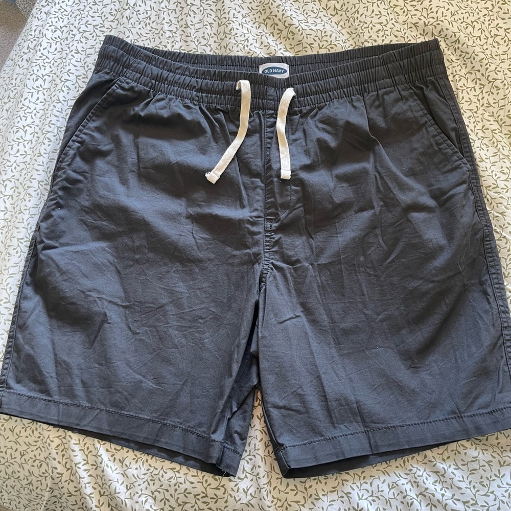 Old Navy Men’s Large shorts